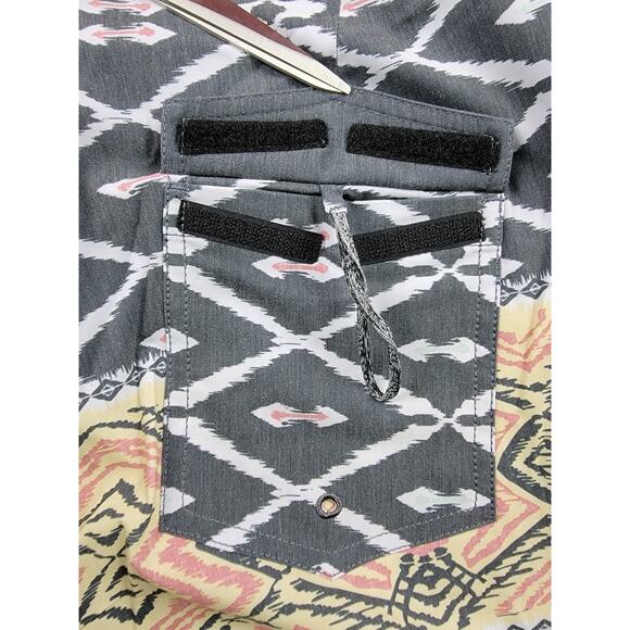 Roark Board Shorts Mens 30 Gray Yellow Geometric The Chiller Beni Outdoor Active - Picture 13 of 16